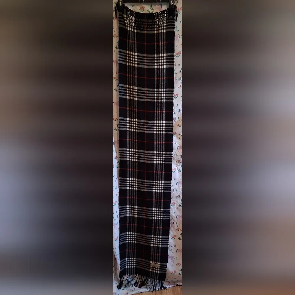 EUC Burberry Scottish Cashmere Black & White Nova Plaid Causal Unisex Scarf Wrap